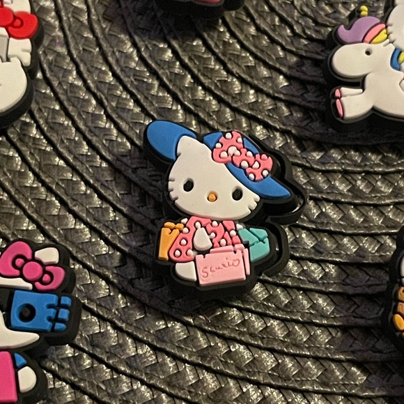 10pc Hello Kitty Love 💗 Sanrio Croc Charms - Picture 8 of 9